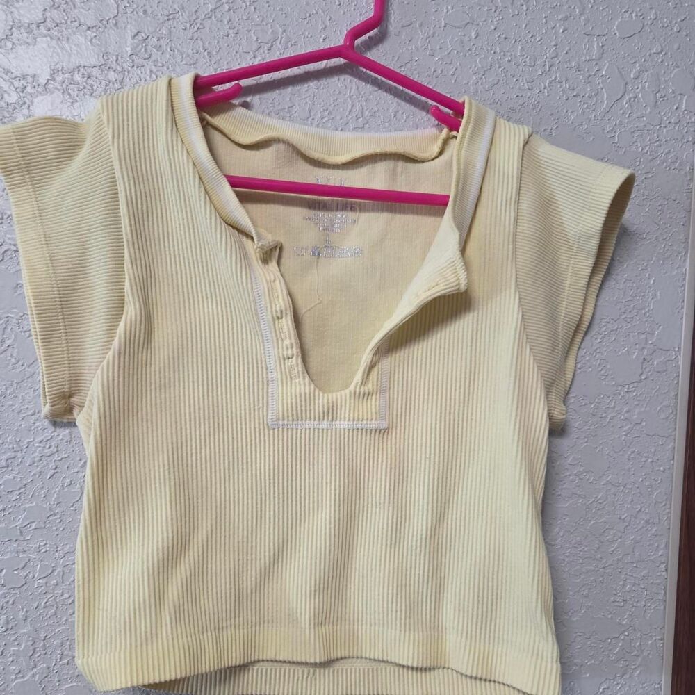 Notinlist Women's Yellow T-shirt